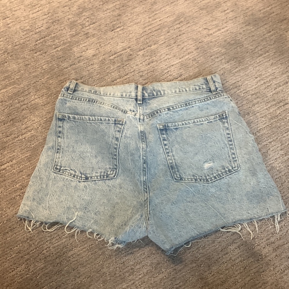 Denim shorts-Hight Rise - Picture 2 of 4